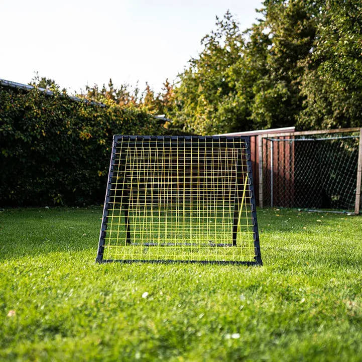m-station soccer net rebounder kickback trampoline by Munin Sports