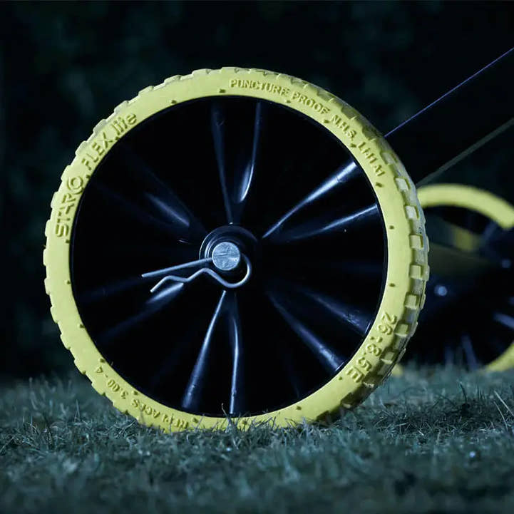 m-station rebounder PUNCTURE-PROOF WHEELS - Easy to move it around